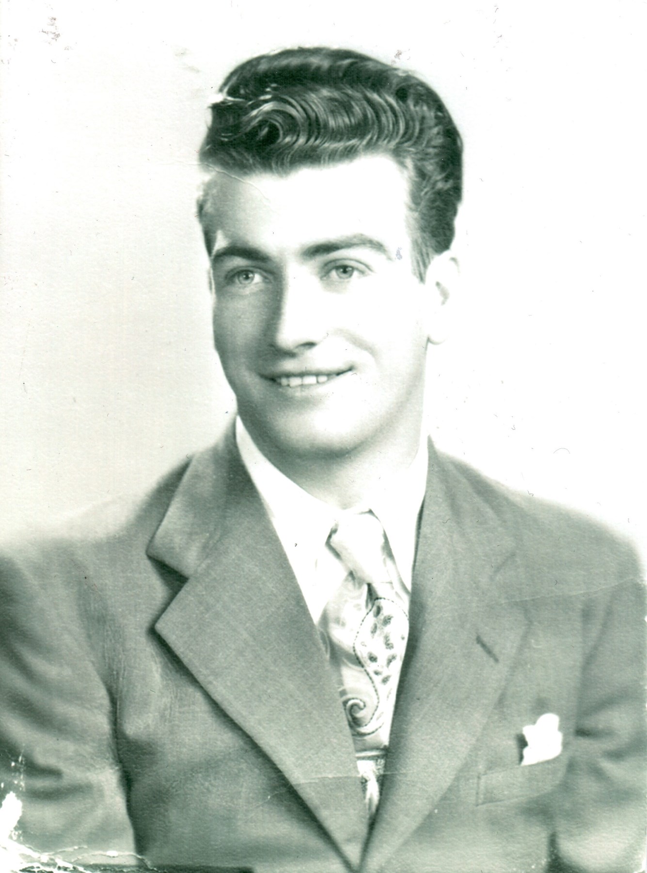 Obituary of Clifford E. Williamson