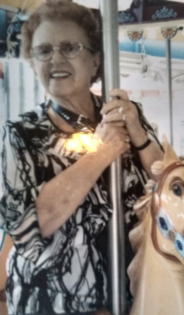 Avis de décès de Jean Louise Hall