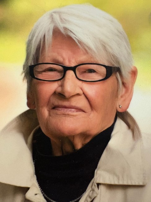 Obituary of Madge (née Dinsdale) Page