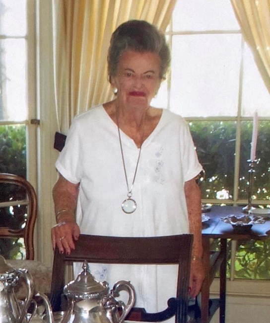 Obituary of Nina Nesbit Pierce