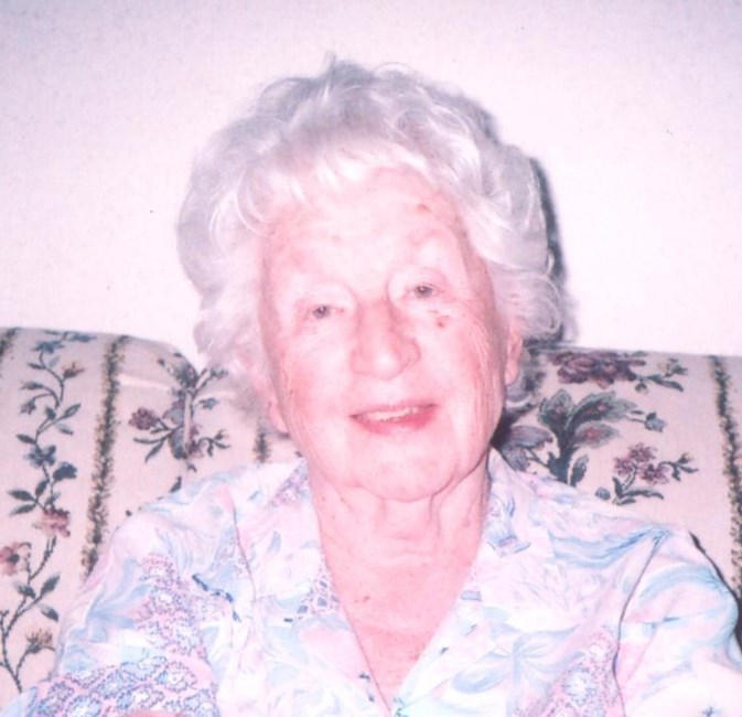 Obituary of Vera Helen Carey Saunders