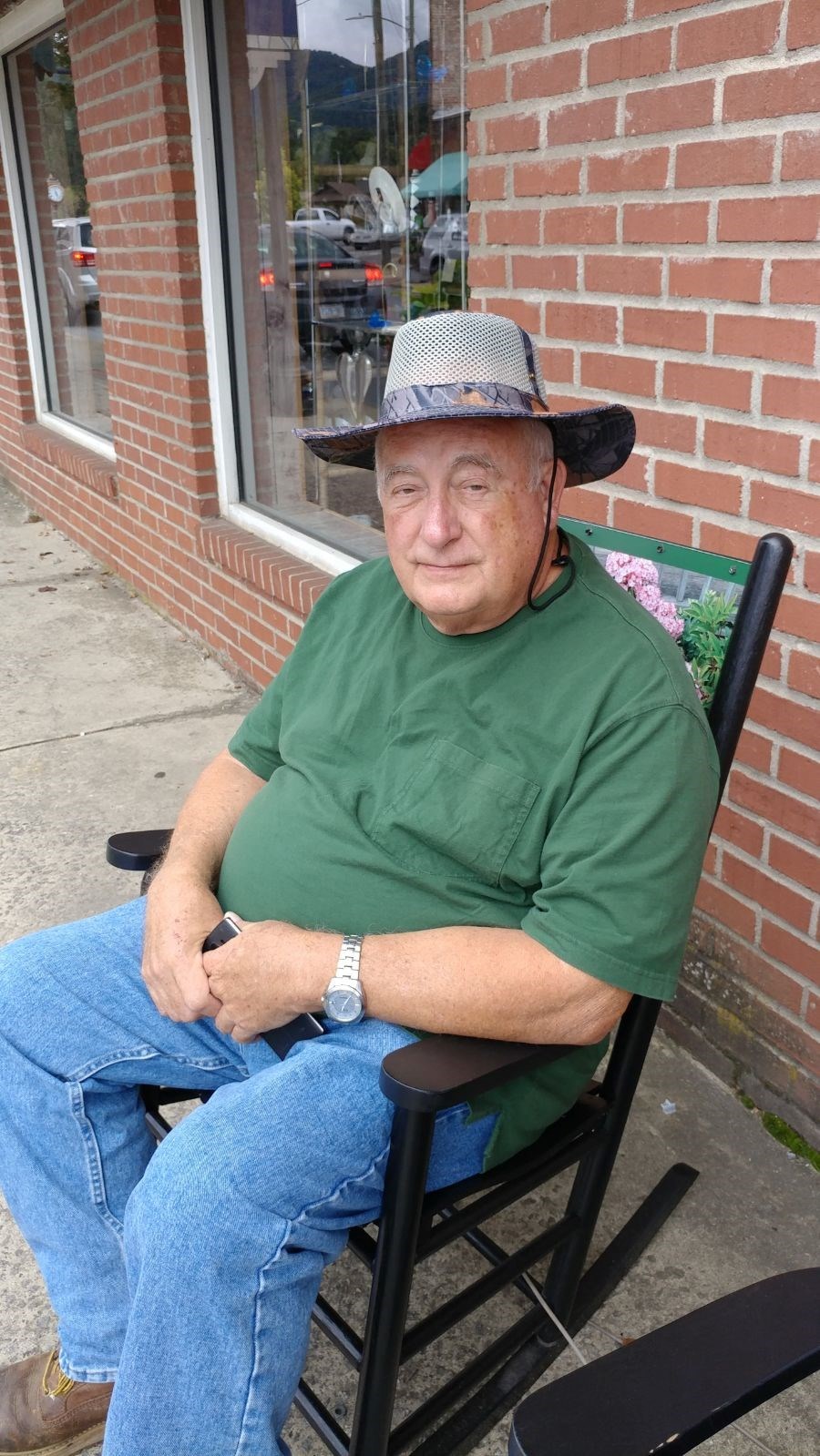 Obituary of Robert Truett West