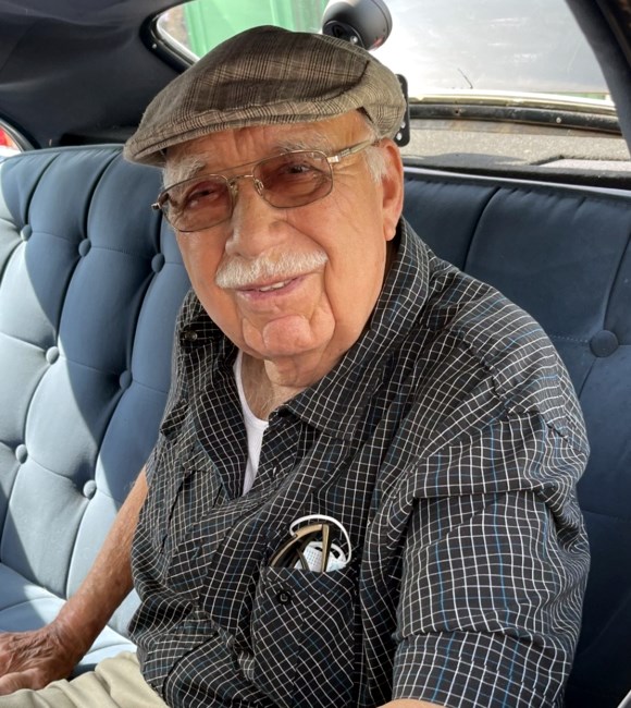 Obituary of Roberto Salinas