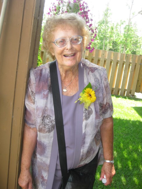 Obituary of Vivien Lorraine Legaree