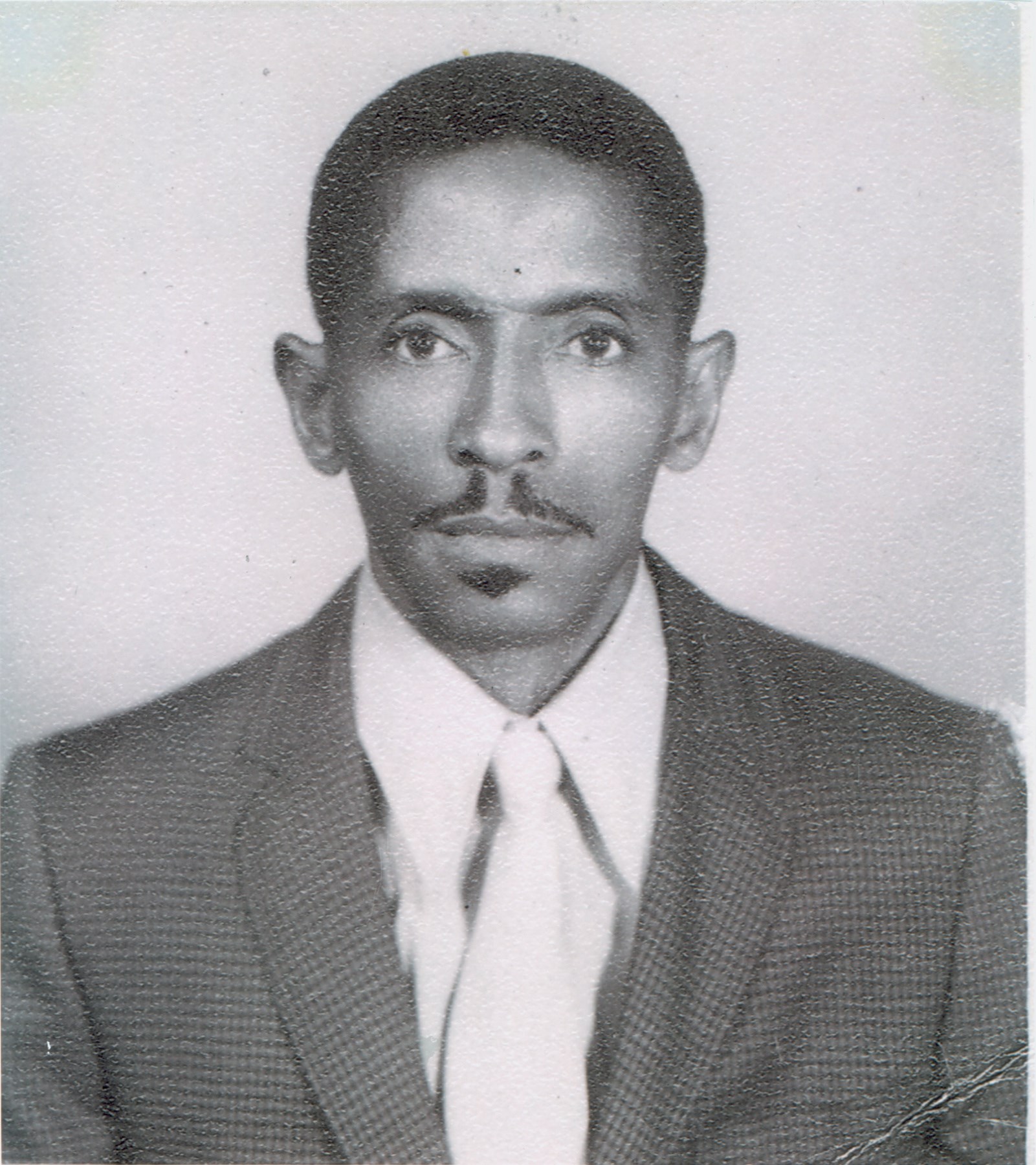 Obituary of Roy E Arthurs