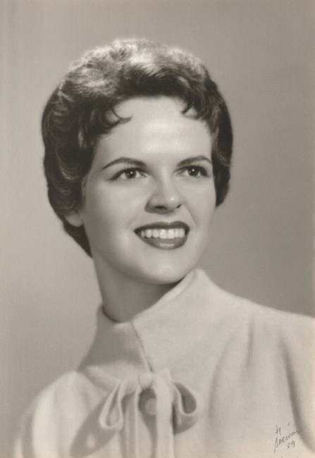 Obituario de Patricia Rea Hollis