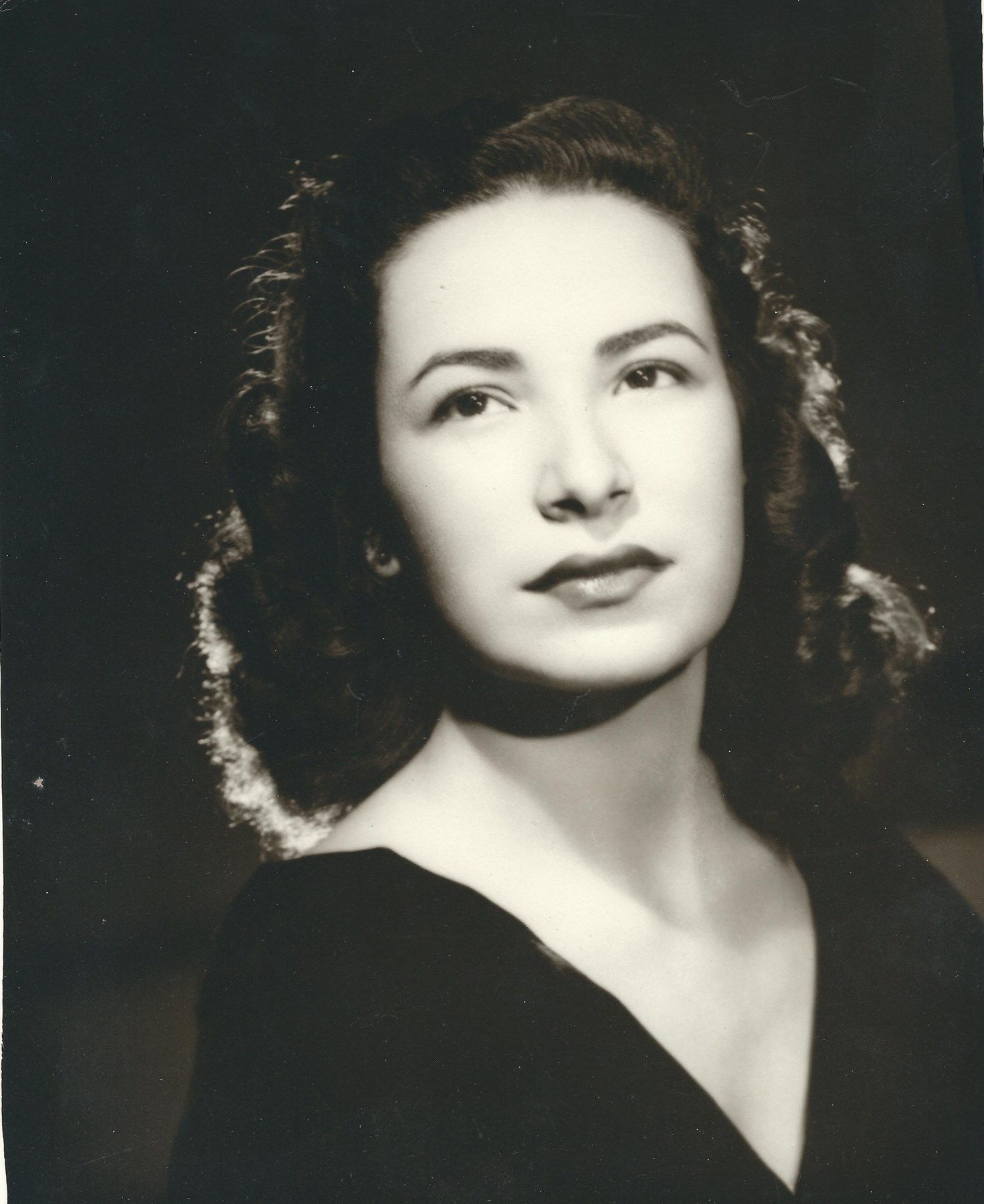 Obituary of Maria Holguin Figueroa