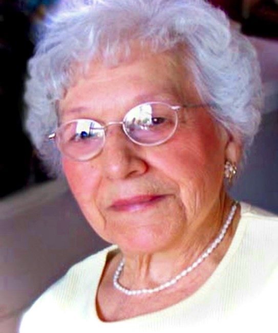 Obituary of Marie-Reine Bédard (Née Legault)