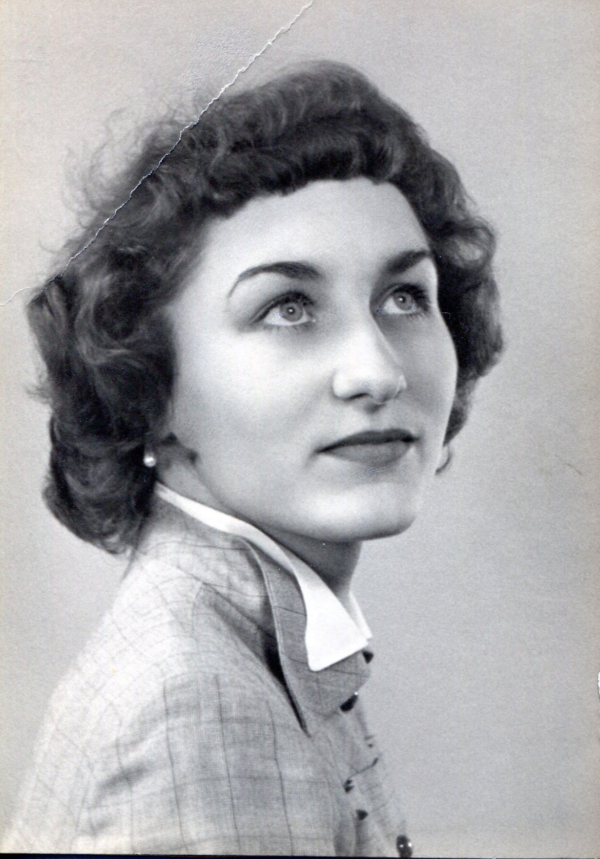 Obituary of Anne Jadwiga Wiernicki