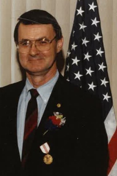 Obituary of Robert W Tobias