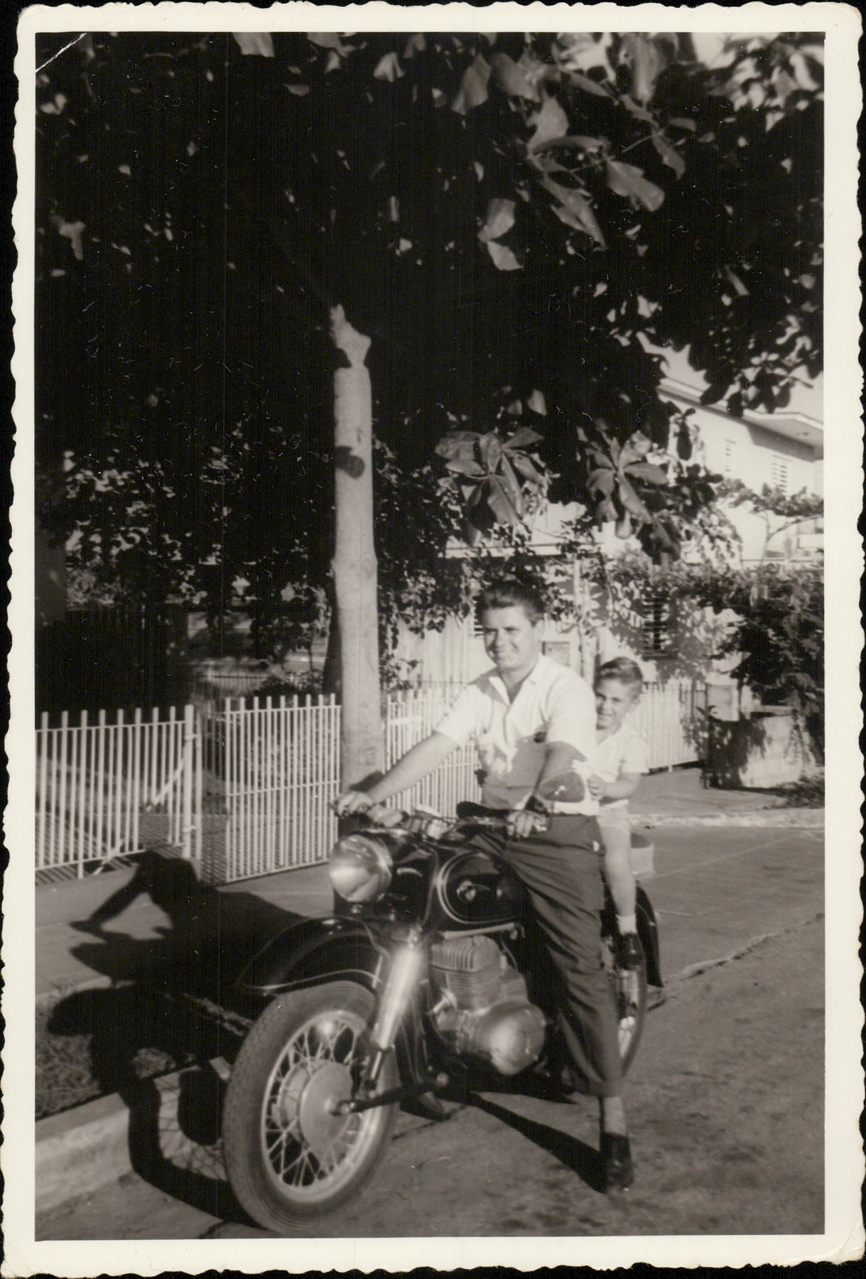 Obituary of Carlos A. Gutierrez