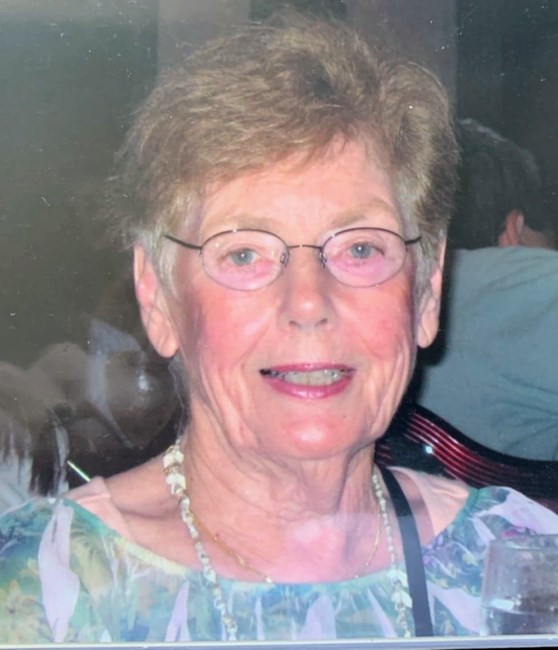 Obituary of Evelyn Doreen McMillan