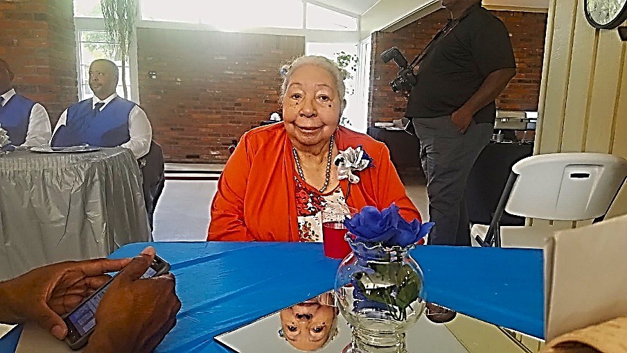 Obituary of Delma Agnes Curry