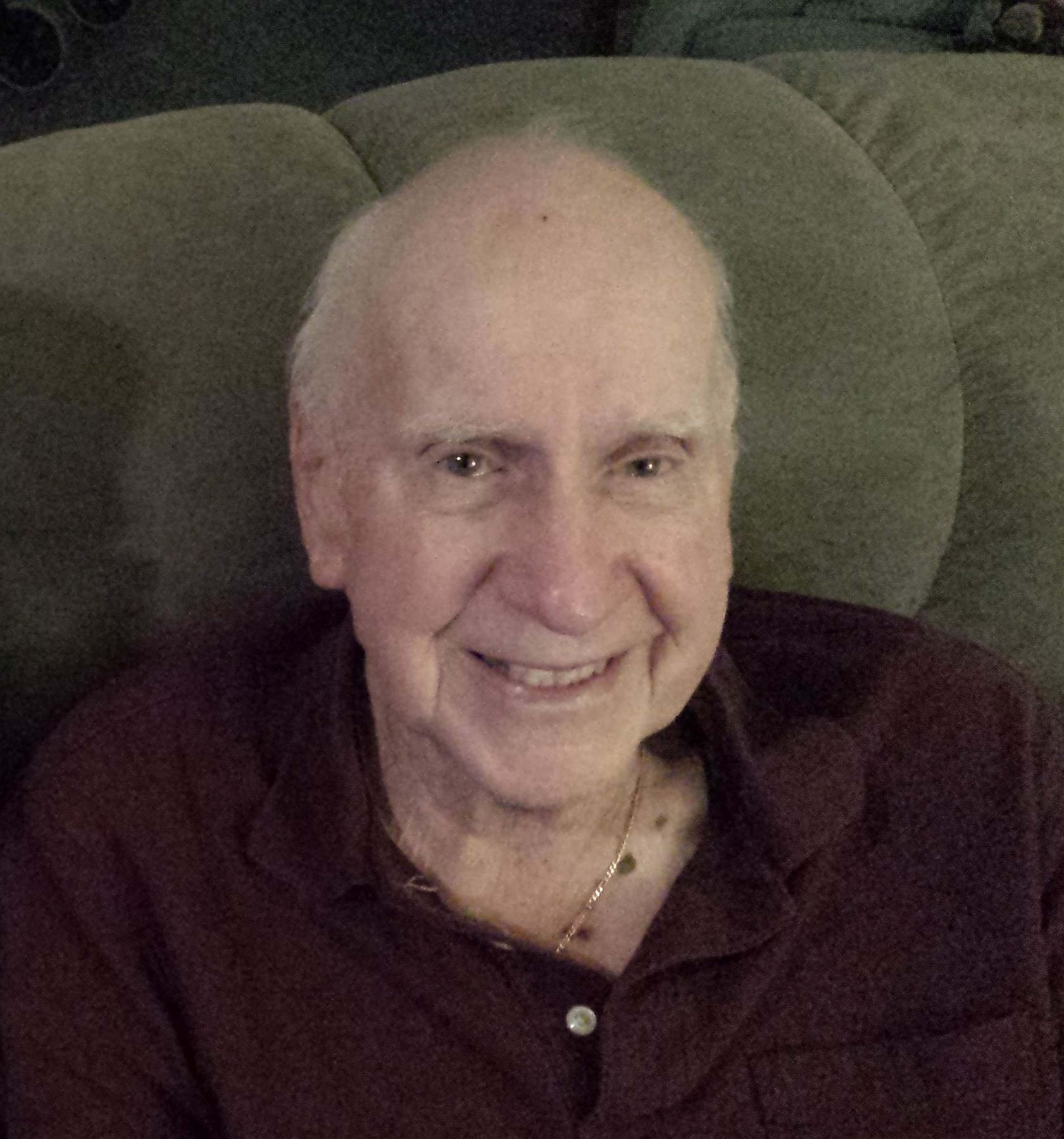 Obituario de John E. Hansen