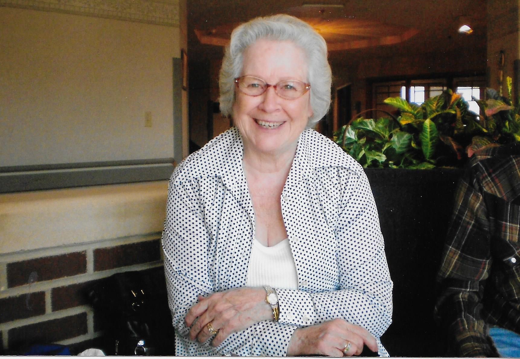 Obituary of Maxine Virginia Lipps