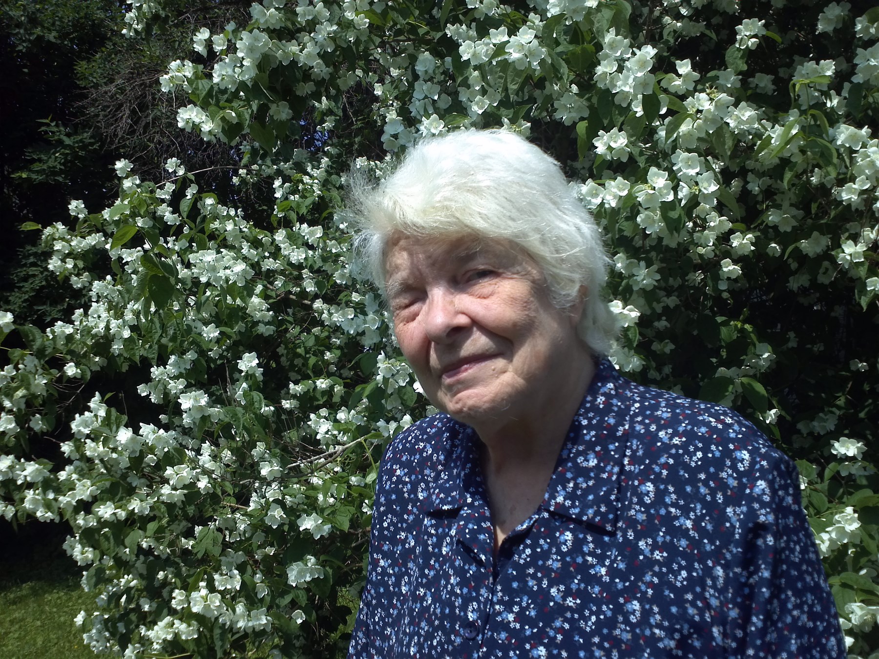 Obituary of Jeannine Deschamps Deguire