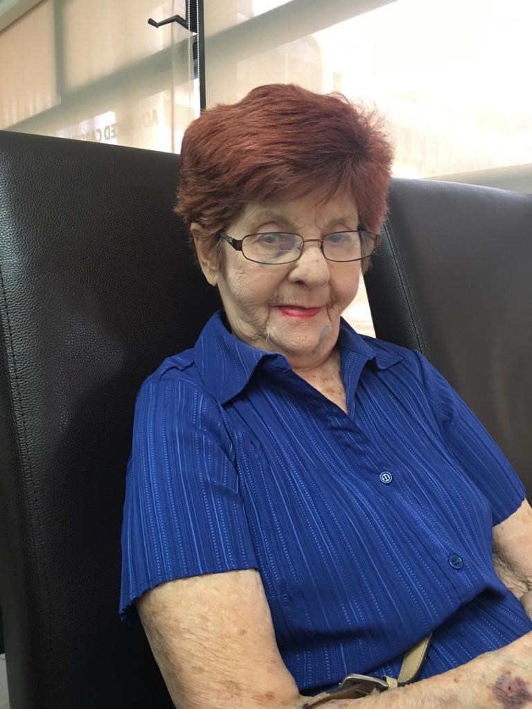 Obituary of Emma De León Bou