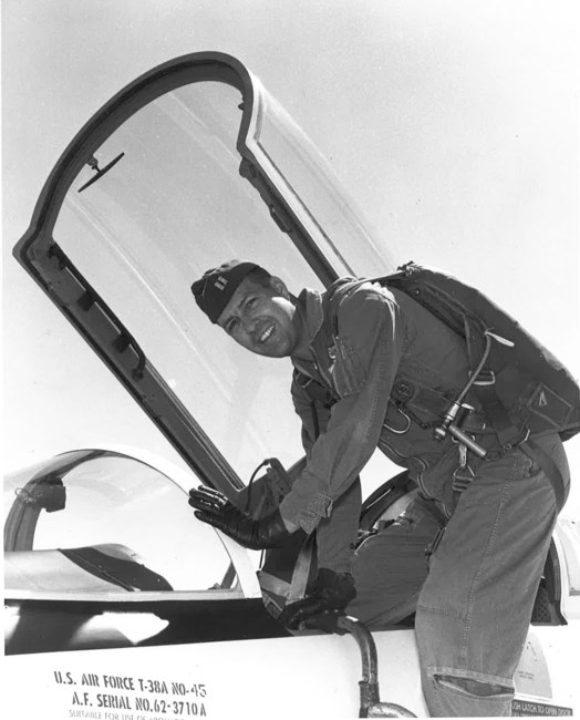 Obituary of Lt. Col. Thomas Owen Hunsicker, (U.S.A.F., Retired)