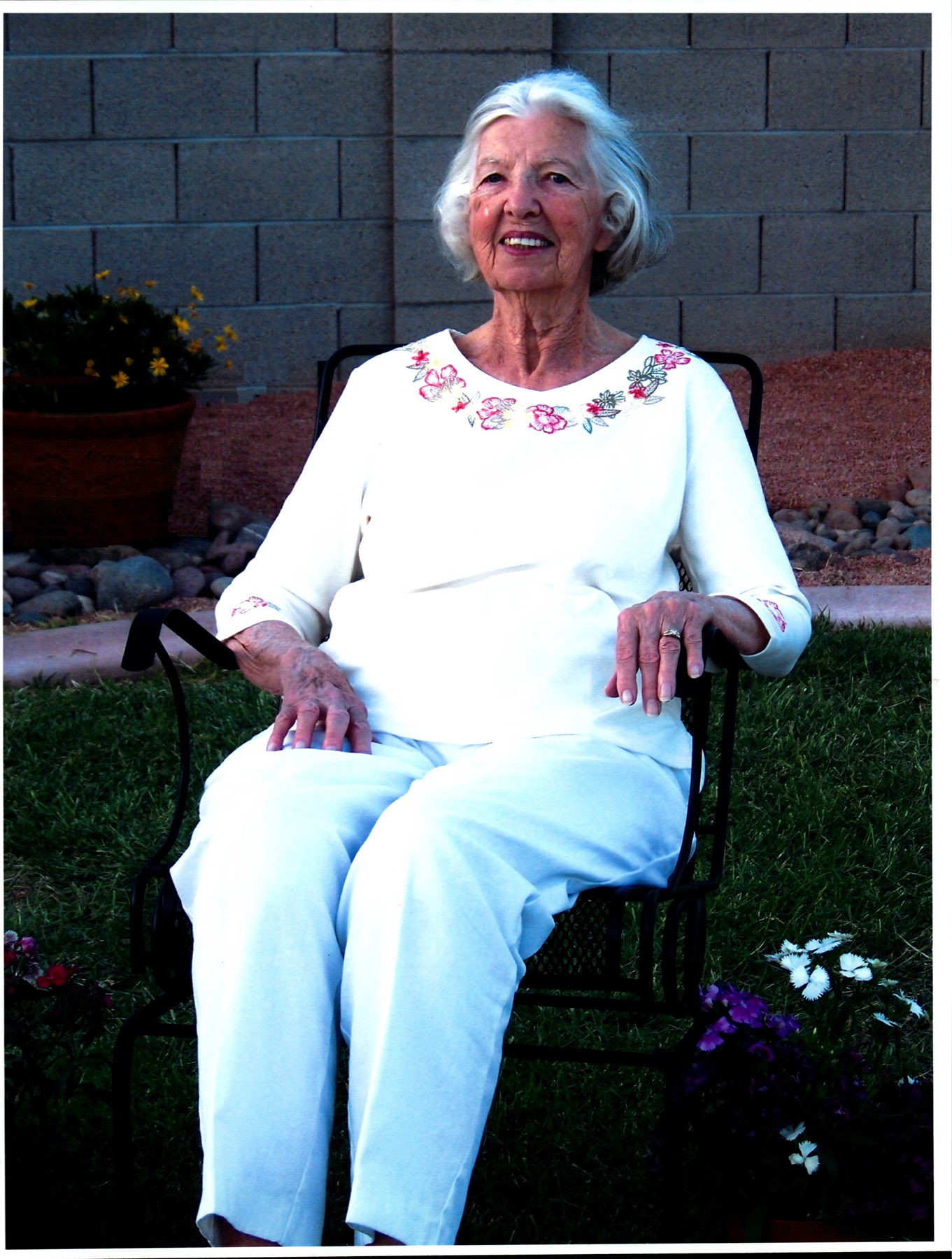 Obituary of Gladys Emily Le Duc