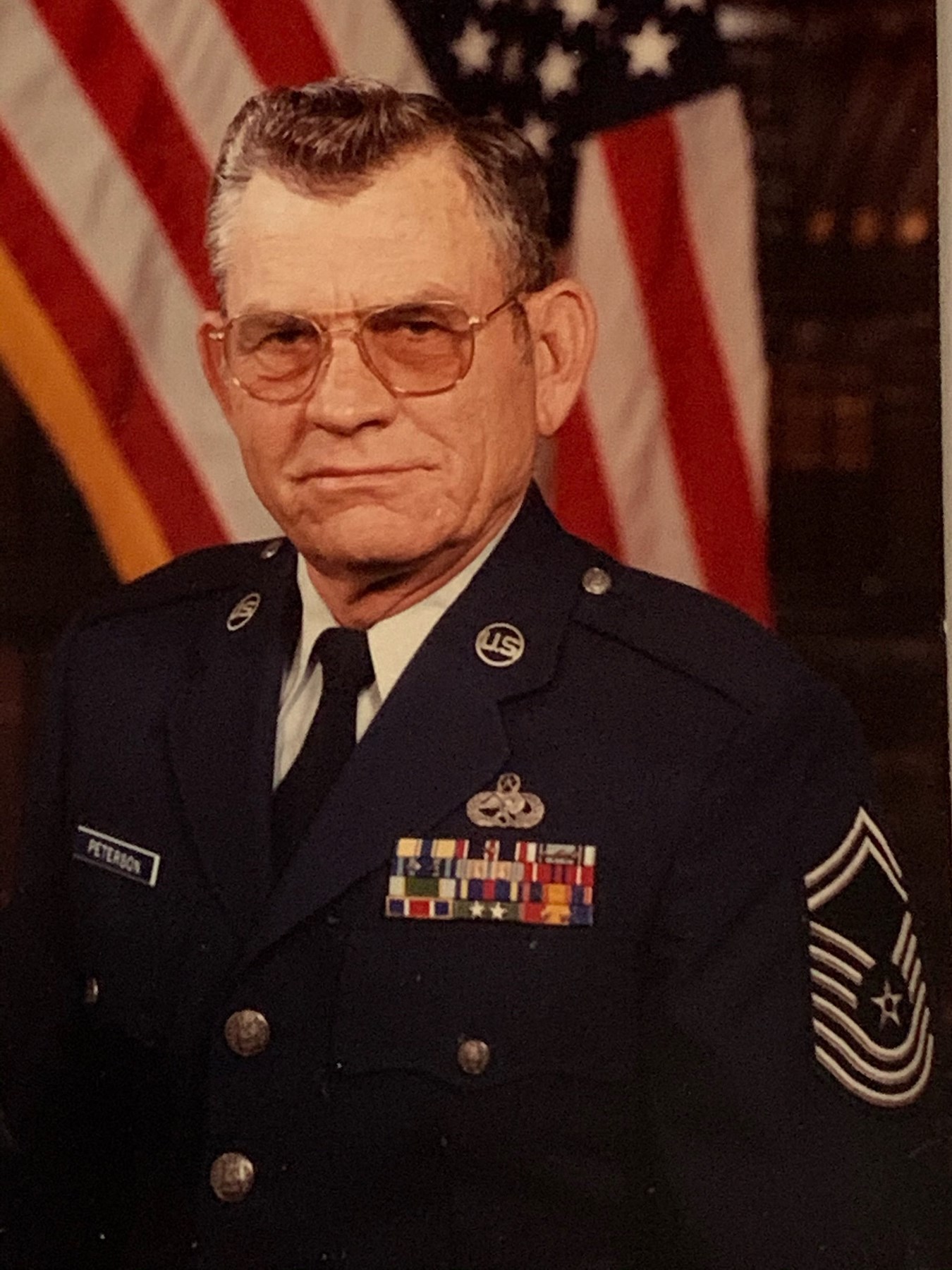 Avis de décès de William Lawrence Peterson