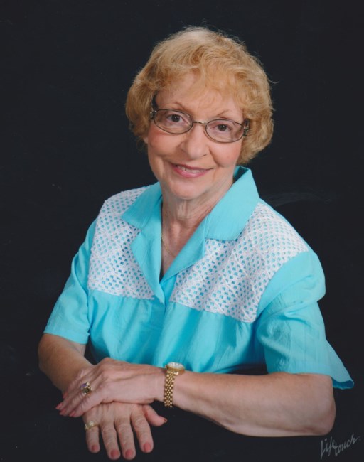 Obituary of Gloria Meneses