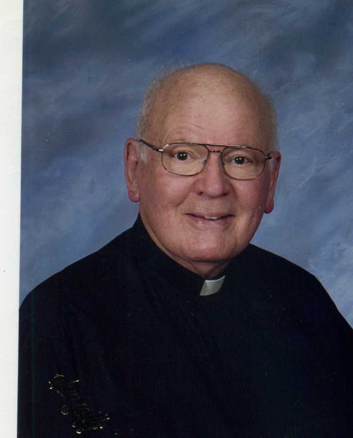 Obituario de Rev. Robert Ignatius Bradley S.J.