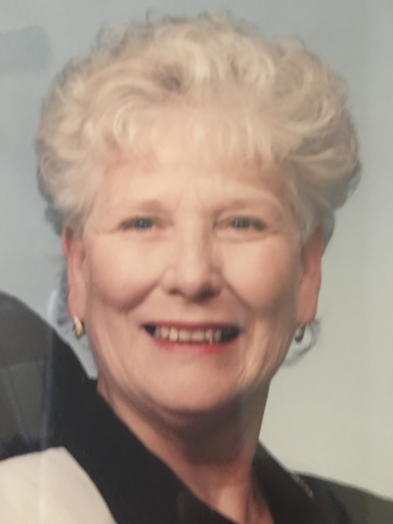 Obituary of Helen L. Sawyer