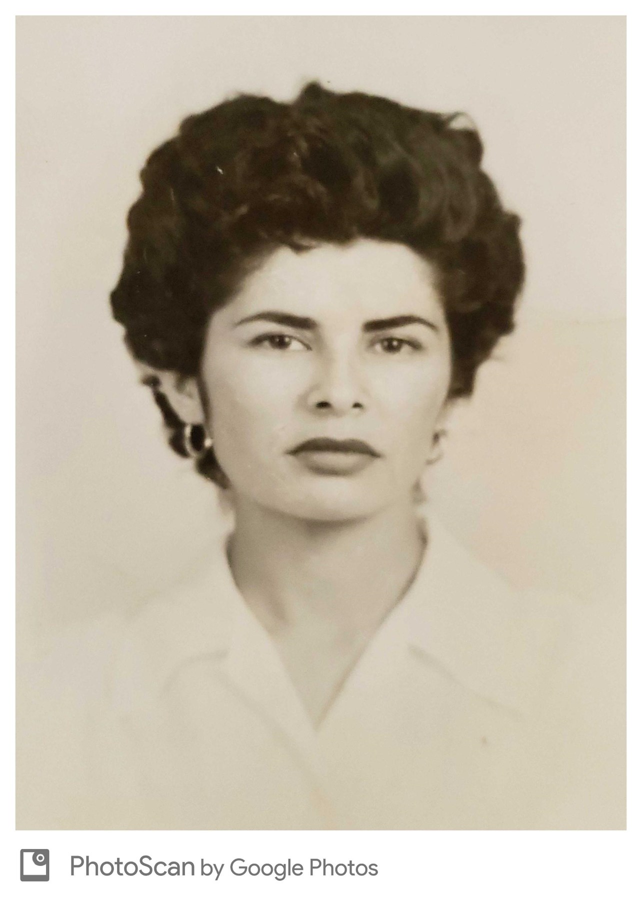 Ileana Contreras's Instagram, Twitter & Facebook on IDCrawl