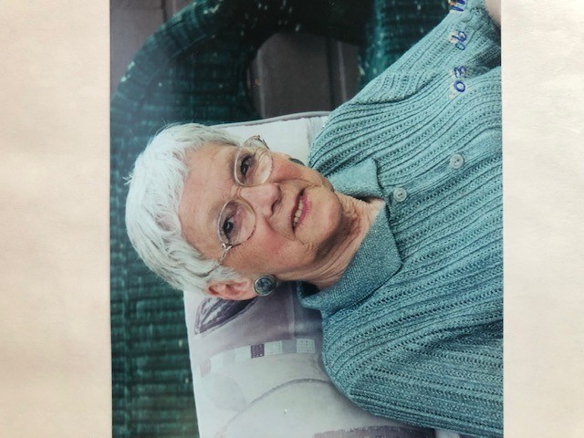 Obituario de Beverley Louise Dobson