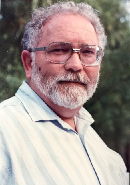 Obituario de Robert E. Nichols