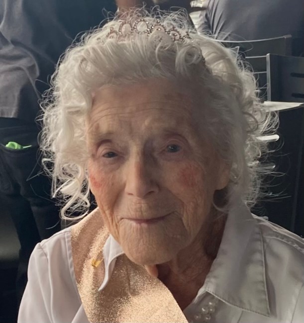 Obituary of Evelyn May Alger