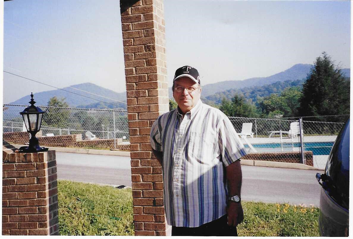 Avis de décès de George Shrader