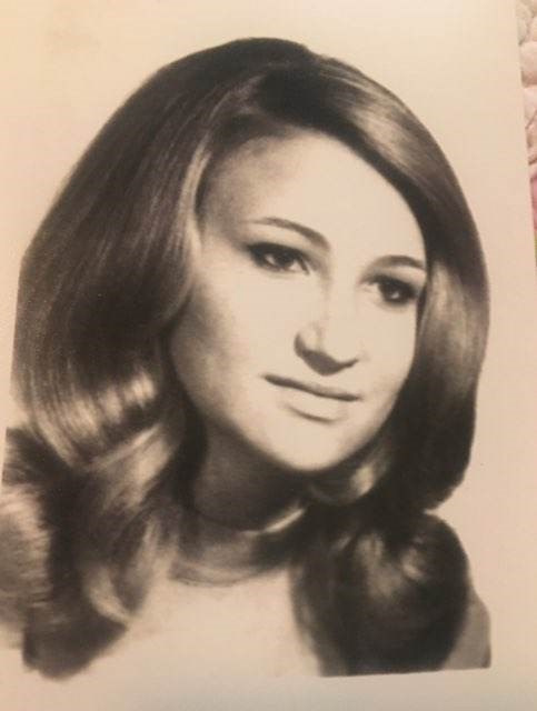 Obituary of Gloria F Macy