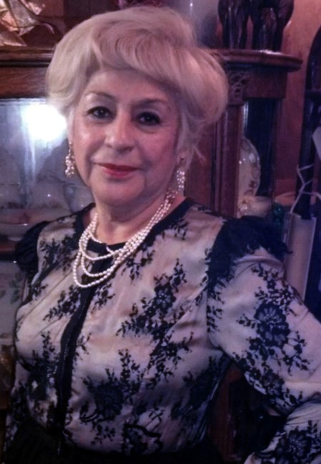 Avis de décès de Esther C Mata