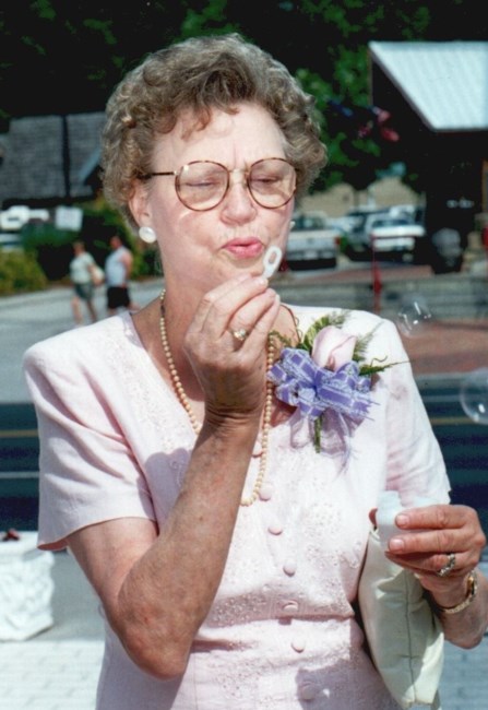 Obituary of Helen Frances Huffstutler