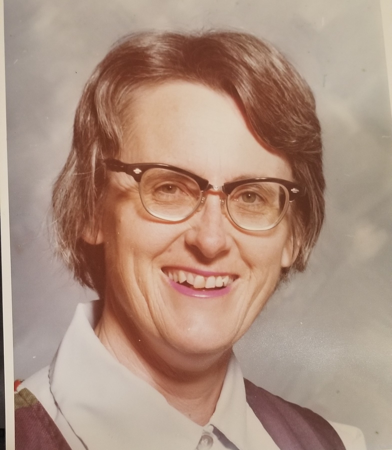 Obituary of Carolyn Lyon