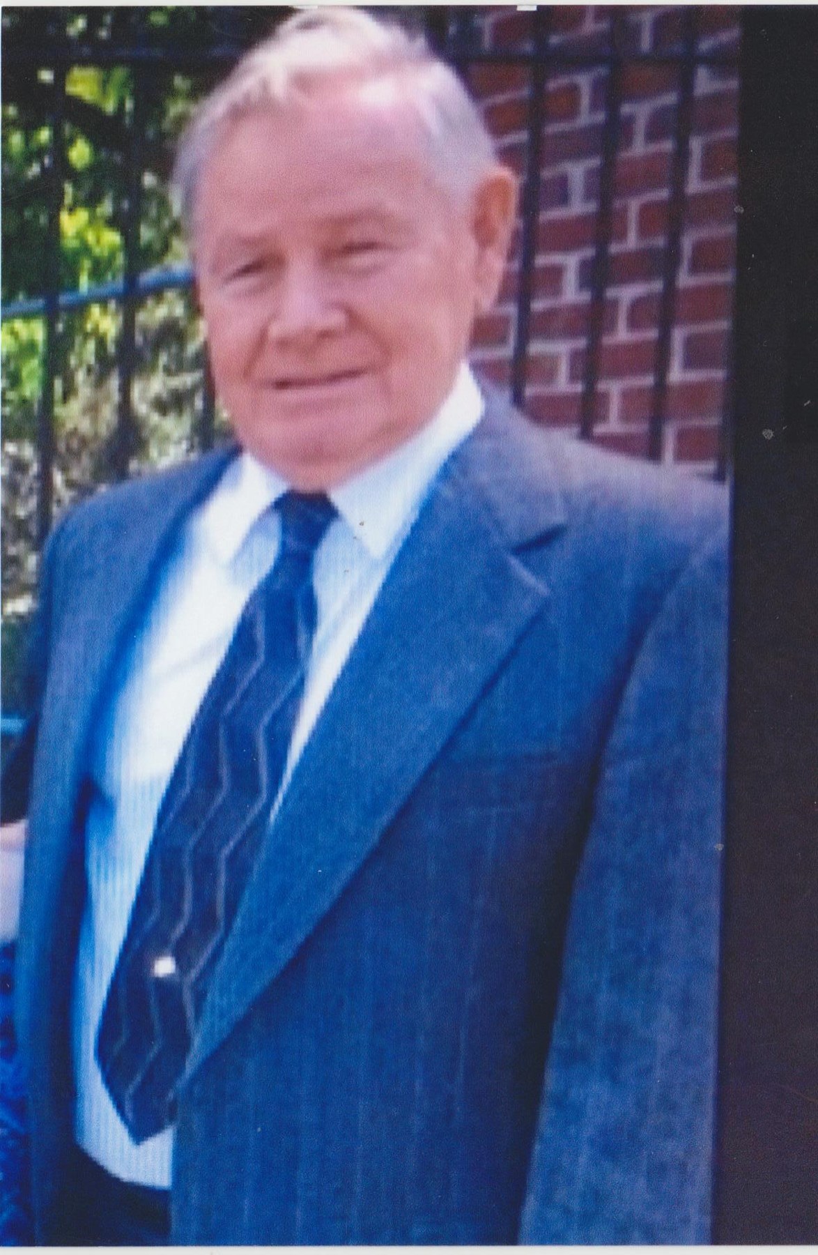 Obituary of Eugene E. Ossmann, Jr.