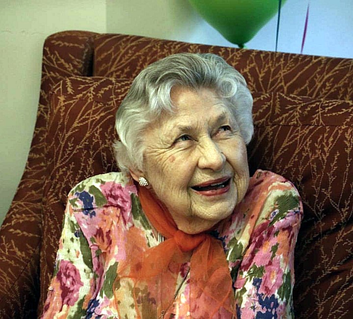 Obituary of Helen Elnora Ahlschwede