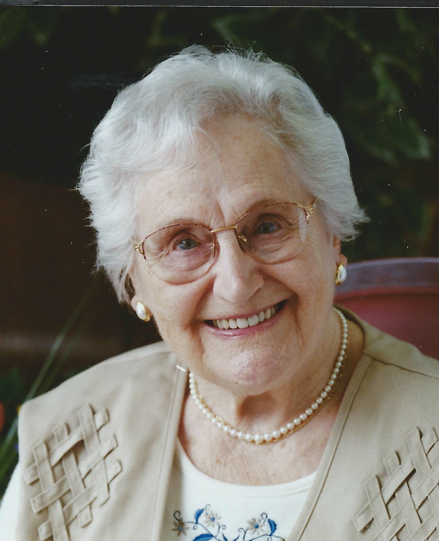 Obituary of Beatrice T Schmid