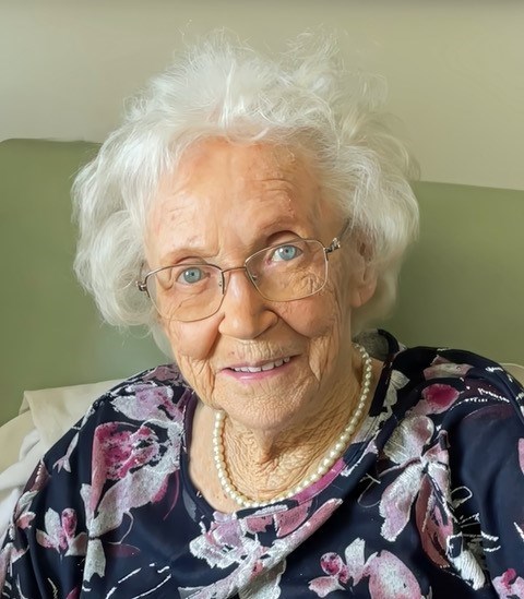 Obituary of Edna Beauregard née Brunelle
