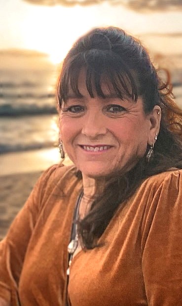 Obituary of Eva Marie Muñoz