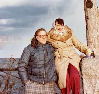 Obituary of Suzanna Bechakas Hastas