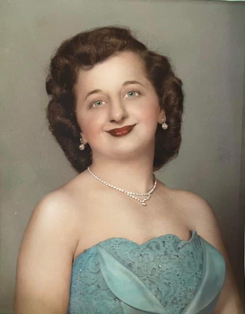 Obituary of Helena Deluca