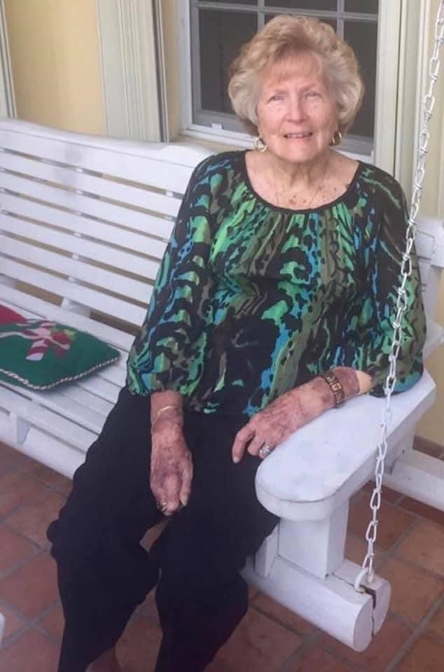 Obituary of Mary Lee "Mickey" Larkins