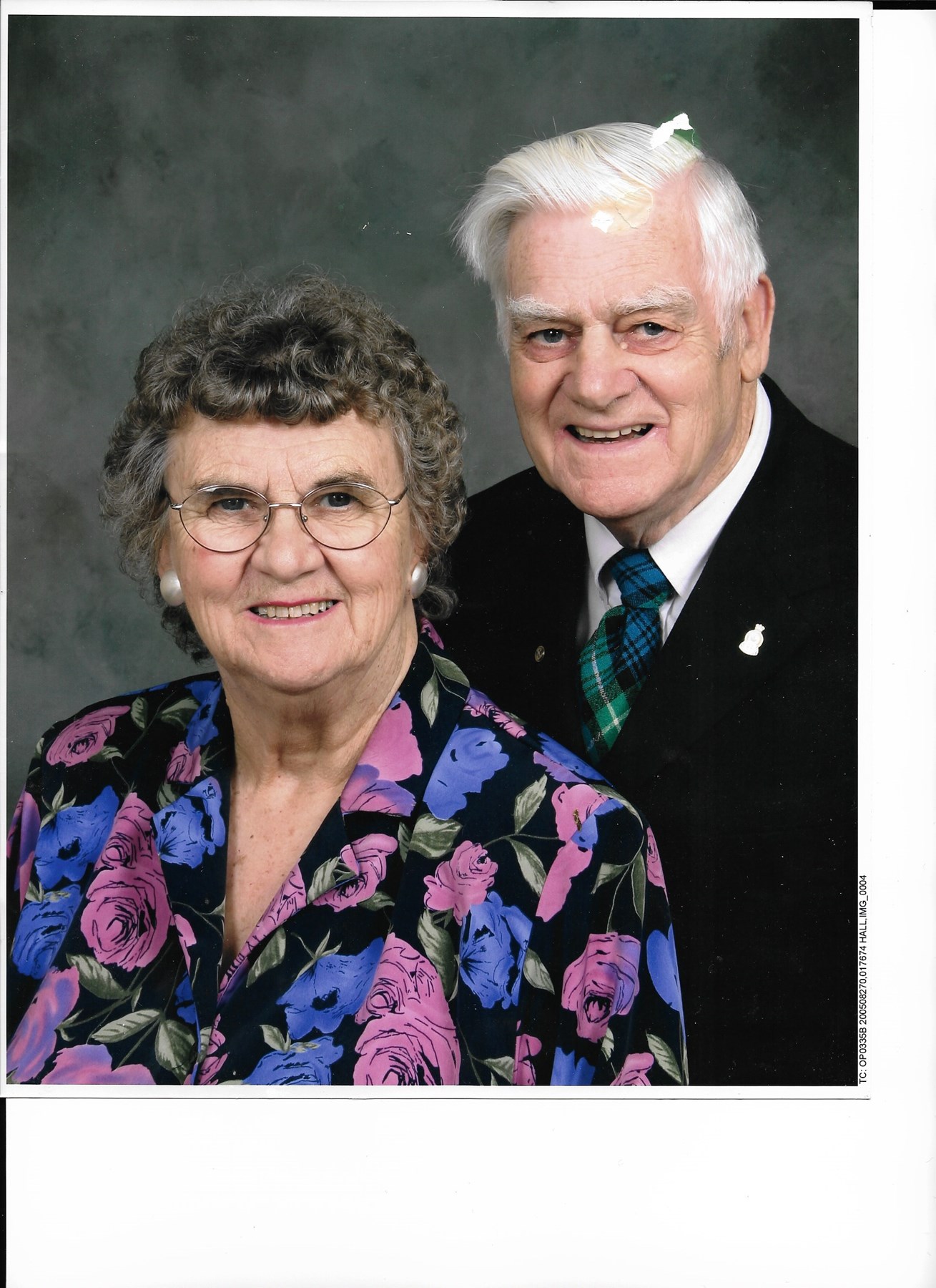 Obituario de Edith "Win" Winnifrid Hall