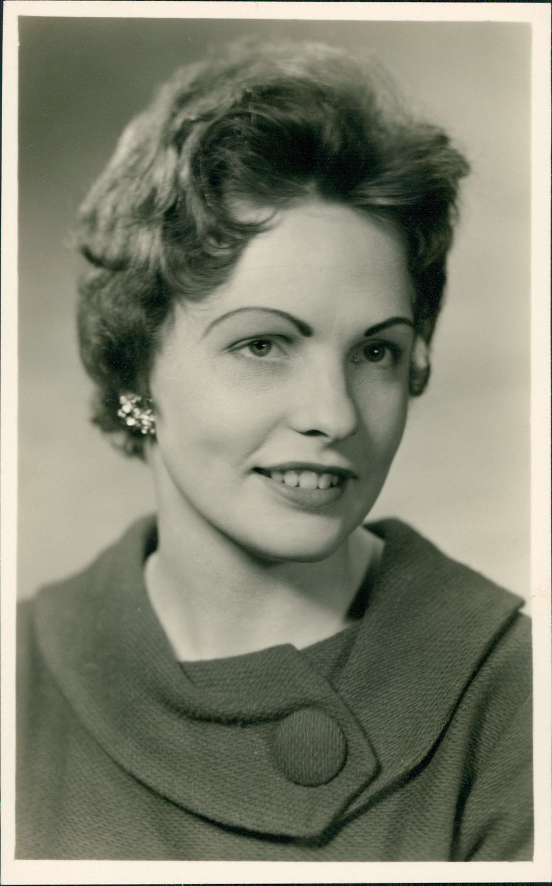 Obituary of Madeleine I. Dines