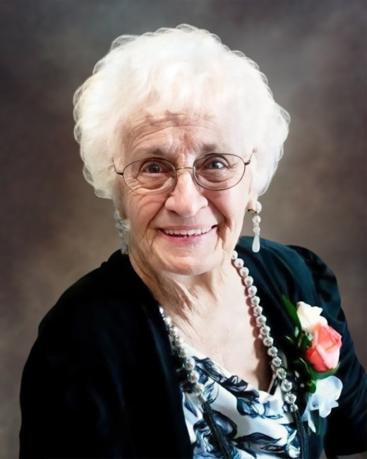 Obituario de Eudochia "Doris" (Lazurek) Albu