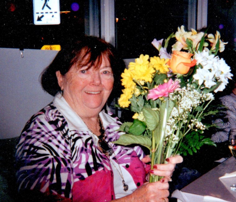 Obituario de Raymonde Descent Mitchell