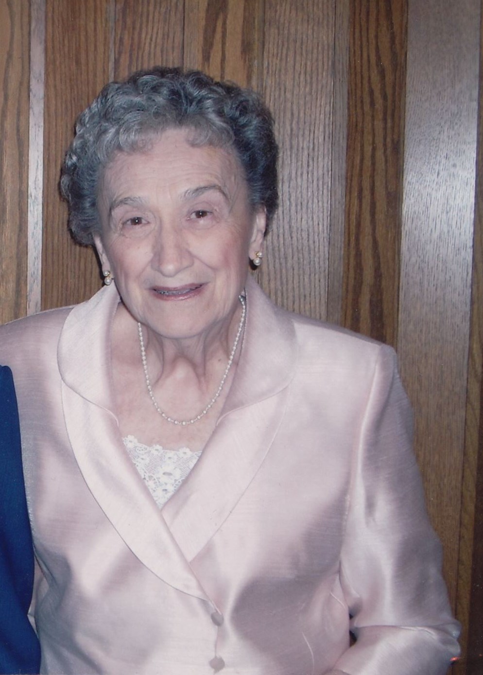 Obituary of Violet Mengler