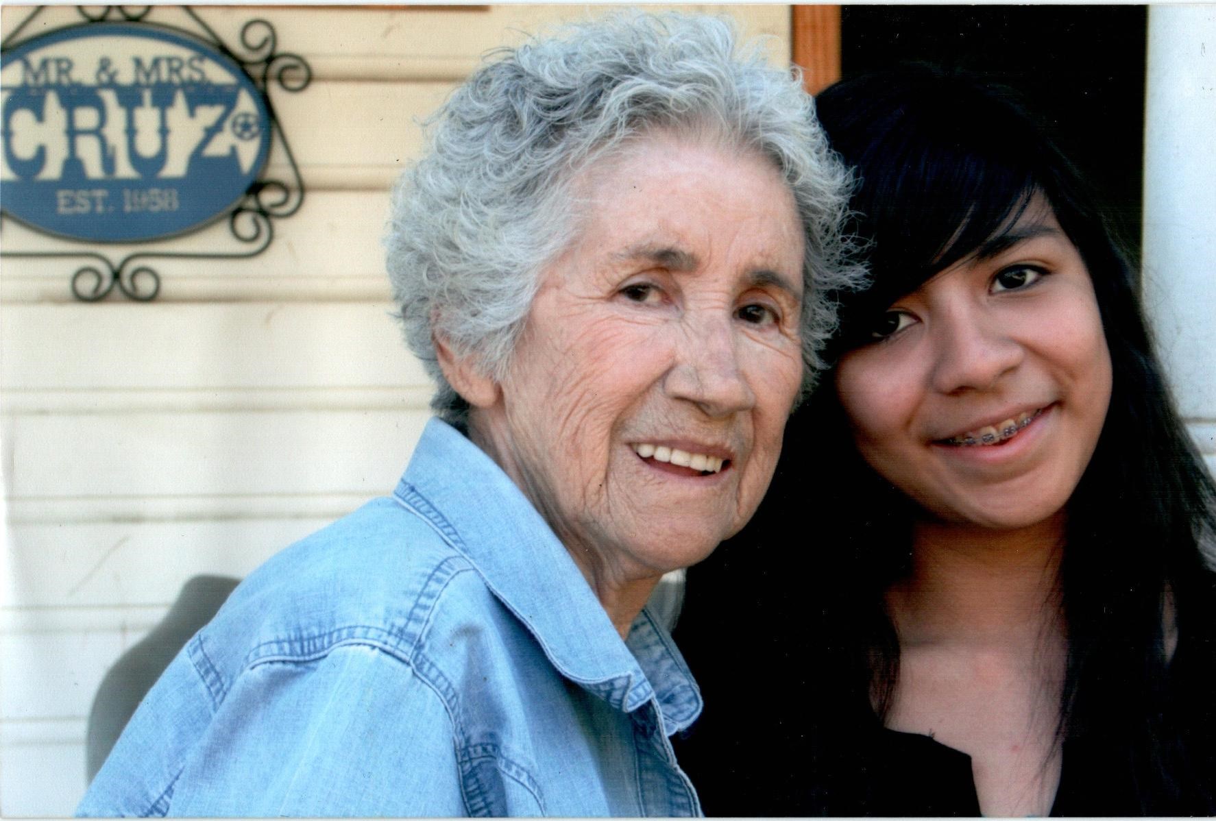 Obituary of Elena Cruz